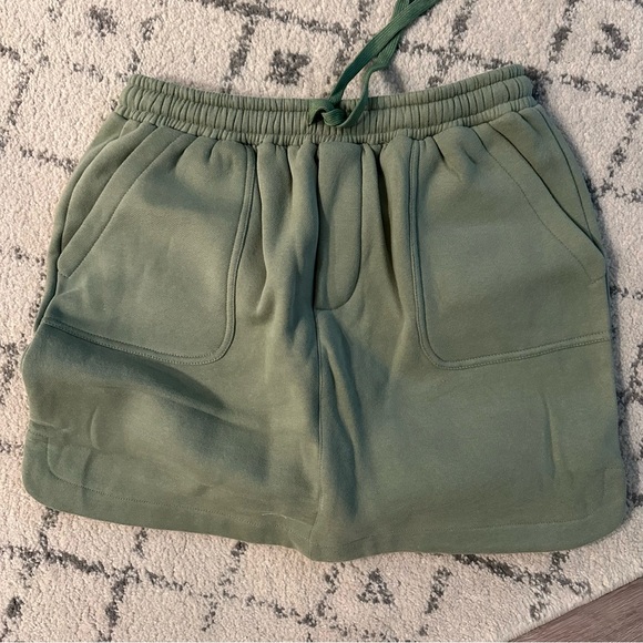 NEW with Tags. Pink Lily All Day Long Fleece Skirt. Size Medium - Picture 5 of 7